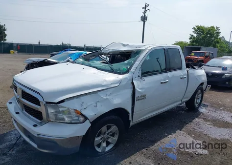 2018 Ram 1500 Slt 4X2 6'4 Box z USA, uszkodzony, nr VIN 1C6RR6GG5JS119341
